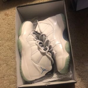 Jordan 11 Colombia size 10